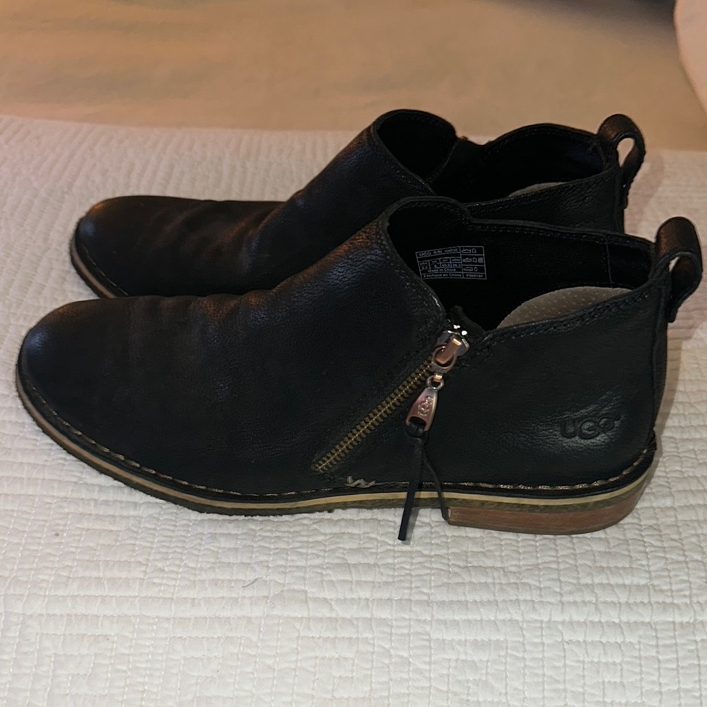 UGG Men's Black Leather Shoes